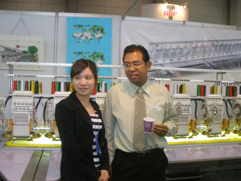 Hooray Venture จัดแสดงจักรปักคุณภาพแบรนด์สิงคโปร์ ใน งาน Thailand Industrial Fair 2011
